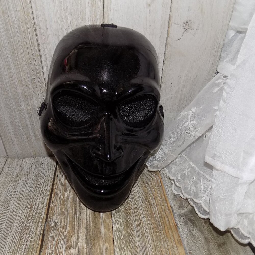 MASK PLASTIC BLACK FACE MASK DRESS UP COSTUME *